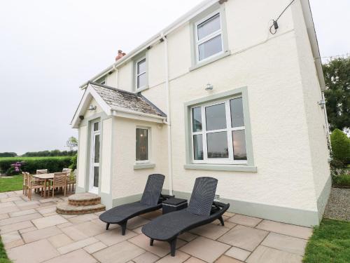 Copybush Cottage in Martletwy