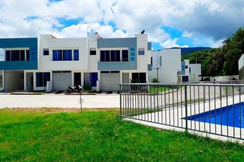 Hermosa Casa Vacacional con Piscina a 15 mins de Girardot o Melgar in 기타