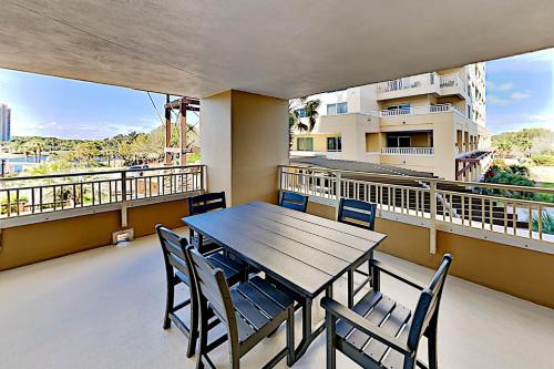 Luau II - Ocean Blvd & Studio - Pool Gym condo - image 2
