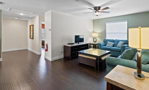 Paradise Palms-RU1083 - image 3