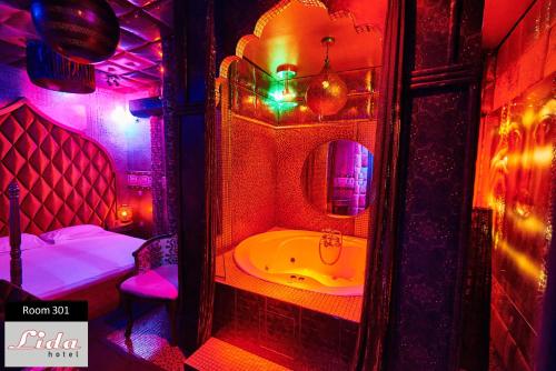 room detail thumbnail 1