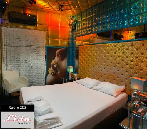 room detail thumbnail 0