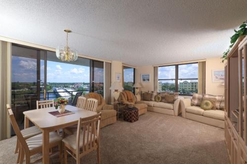 Perfect 2 Bedroom Apartment on The Anchorage Siesta Key Apartment 1025 - image 2