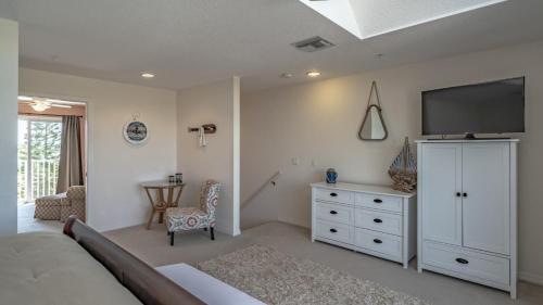Rent the Perfect 2 Bedroom Townhome on Charlotte Harbor Charlotte County Townhome 1008 - image 4