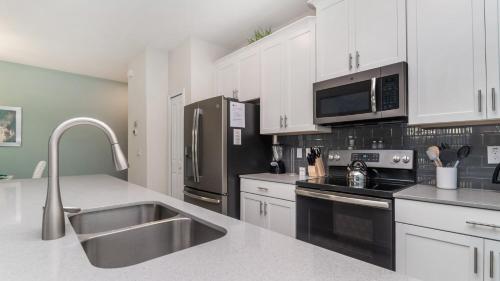 Rent the Perfect 4 Bedroom Villa on Storey Lake Resort Orlando Villa 4962 - main image