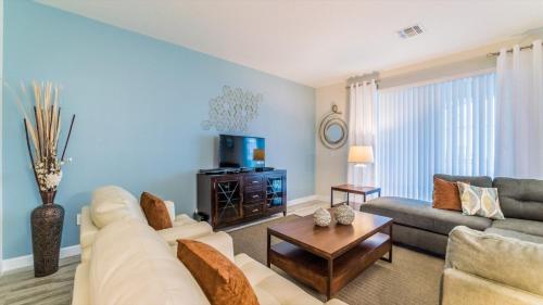 Rent the Perfect 6 Bedroom Villa on Storey Lake Resort Orlando Villa 4979 - main image