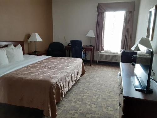 Quality Inn & Suites Schoharie near Howe Caverns - Hotel - Schoharie