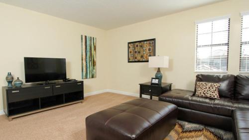 Rent the Perfect 7 Bedroom Villa on Champions Gate Resort Orlando Villa 4937 - image 3