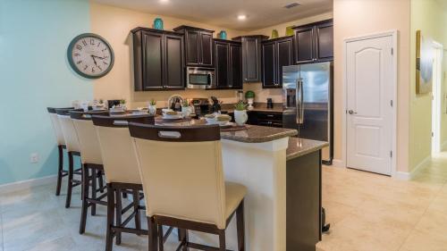 Rent the Perfect 9 Bedroom Villa on Champions Gate Resort Orlando Villa 4968 - image 4