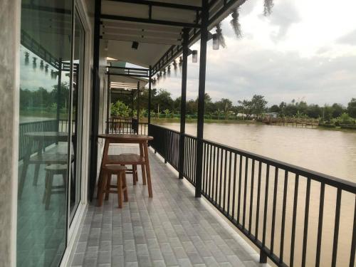 Balkon/Terrasse, Eden House Resort in Nakhon Nayok