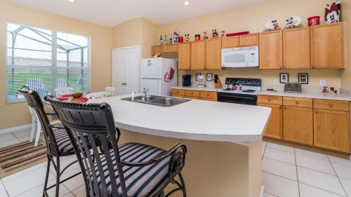 Rent this Luxury 5 Star Villa on Windsor Palms Resort Orlando Villa 5023 - image 2