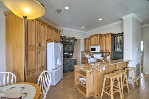 Bright and Sunny Riverview Oasis with Pool and Pond - image 3