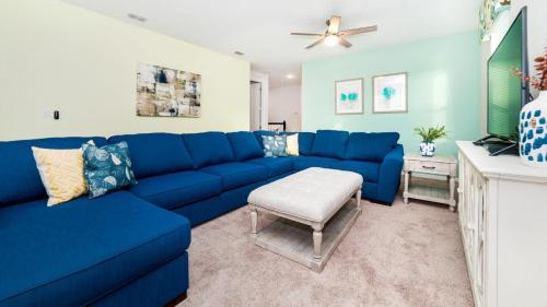 Rent Your Own Exclusive Villa with Large Private Pool on Solara Resort Orlando Villa 4992 - image 6
