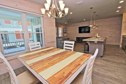 Hammock Dunes J by Youngs Suncoast