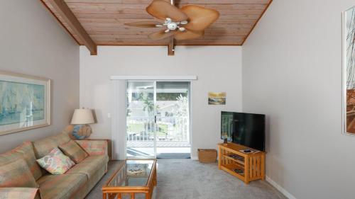 The Ultimate 2 Bedroom Condo on Charlotte Harbor Orlando Condo 1005 - image 3