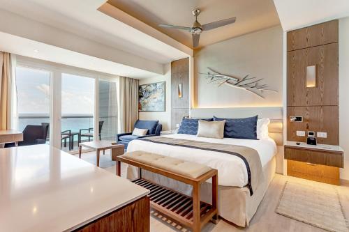 Luxury Presidential Ocean Front One Bedroom Suite Diamond Club
