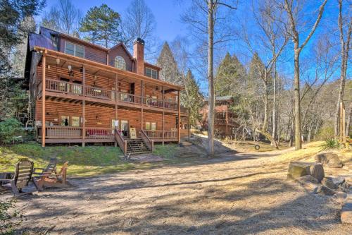 Private Cartecay River Home w/ Hot Tub & Game Room in 東亞利晶 (GA)