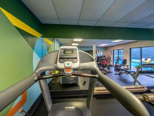 The Cedars Inn Hotel & Convention Centre - 숙소 외관