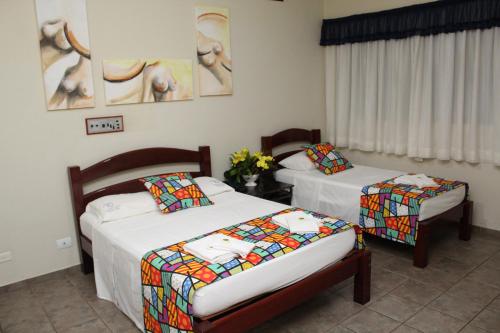1 double bed, 1 twin bed