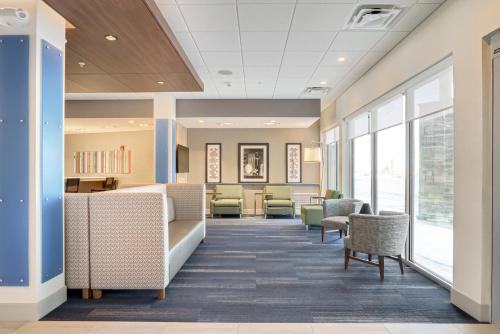 Holiday Inn Express & Suites - Lockport, an IHG Hotel