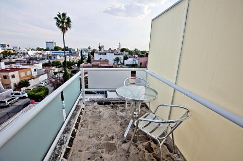 Hotel H Americas near Hospital Mexico Americano