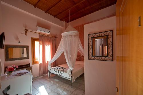 Katerina Traditional Rooms - image 6
