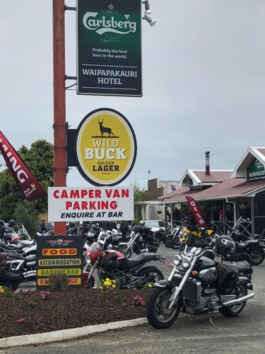. Waipapakauri Hotel
