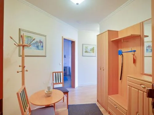 Dünenpark Binz - Komfort Ferienwohnung mit 2 Schlafzimmern und Terrasse im Erdgeschoss 004 in Binz, Deutschland