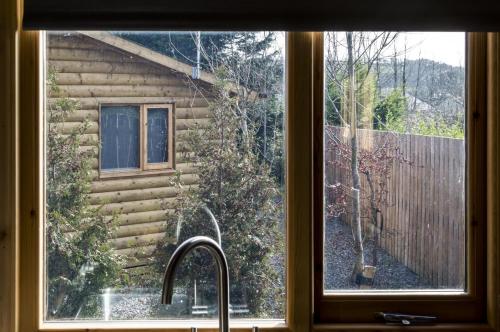 Tlorisi, 2x spalnica 700 kv. m., 1x zasebna kopalnica Vila v St Florence (Fern Lodge - 2 Bedroom Log Cabin - Saint Florence) in St Florence