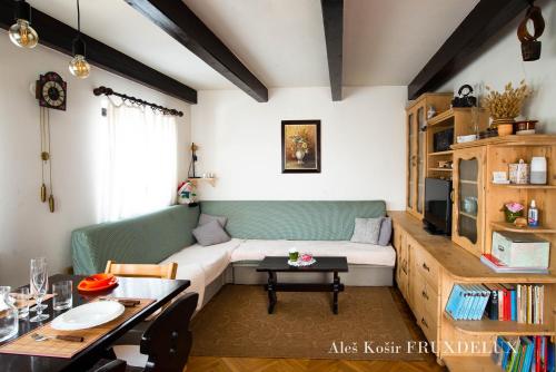 Iekārtas, Pet & Family Friendly House Viktorija - house near Golica with Triglav view in Planina pod Golico