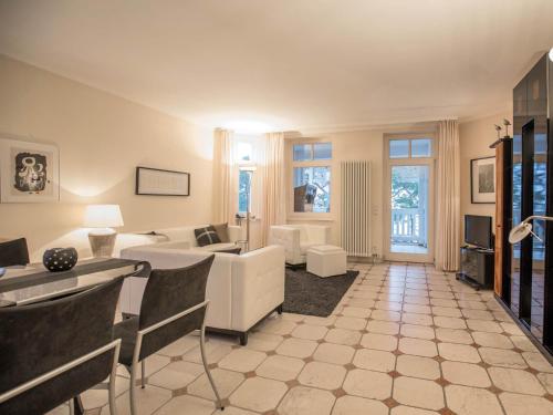 Strandvillen Binz - Ferienwohnung mit Meerblick, 1 Schlafzimmer und Balkon SV-618 244m von Hans-Beimler-Straße entfernt