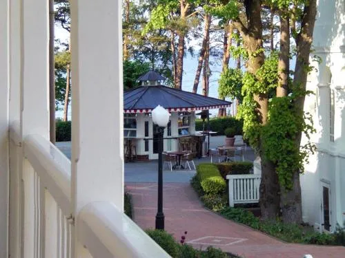 Strandvillen Binz - Ferienwohnung mit 1 Schlafzimmer und Balkon AH-625 in Binz, Deutschland