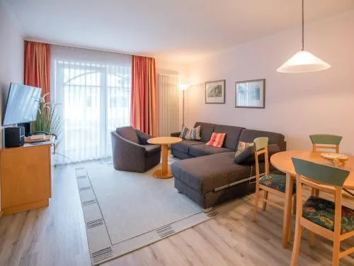 Strandvillen Binz - Ferienwohnung mit 1 Schlafzimmer und Balkon AH-628 in Binz, Deutschland