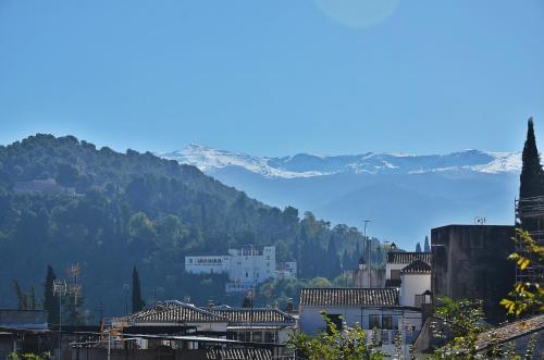 Nasrid Panorama - Casa con Terraza 360 º, 4 Dormitorios y Parking Gratis, Granada