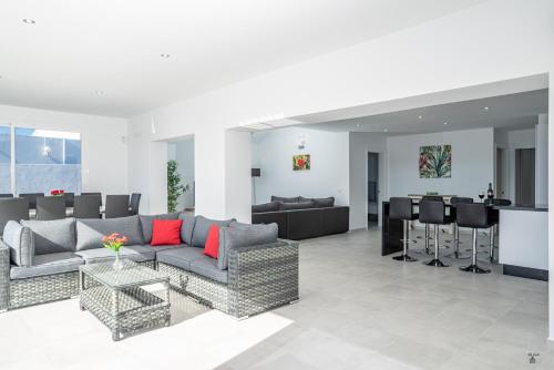 Villa Rossa - Villas Now - LH215 By Villas Now Ltd