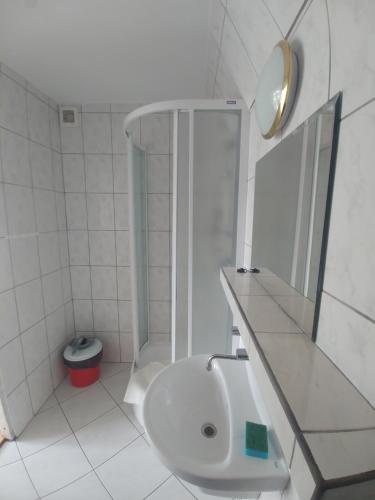 Ośrodek Wczasowy HELIOS – Jastrzebia Gora, NY