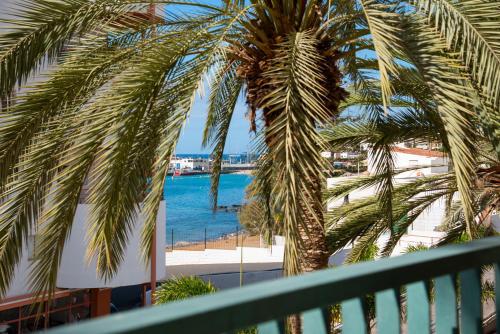 211 Los Cristianos first sea line,swimming pool