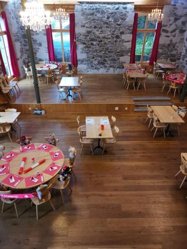 Létesítmények, Hotel Hof und Post in Innertkirchen