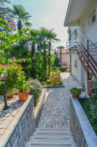 สวน, Apartment Amelie in อิชิชิ