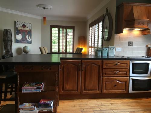 ห้องครัว, Eden Cottage Countryside Retreat in อินนิช