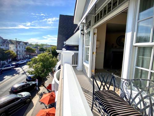 Inn on Main Hotel - image 10
