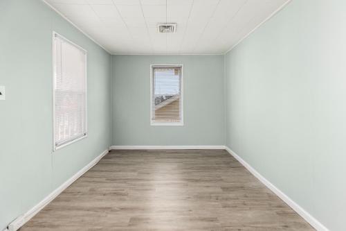 Location !! Walk to Beach, Boardwalk, Restaurants in Wildwood, USA