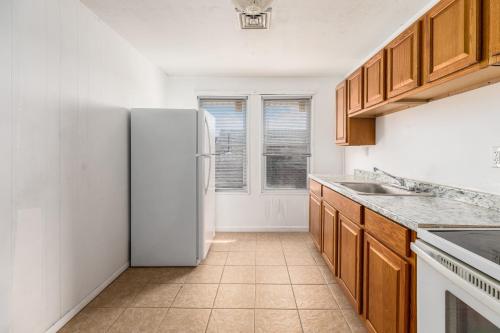 Location !! Walk to Beach, Boardwalk, Restaurants in Wildwood, USA