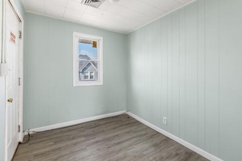 Location !! Walk to Beach, Boardwalk, Restaurants in Wildwood, USA