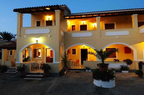 Feeloxenia Corfu Harris Apartments - image 5