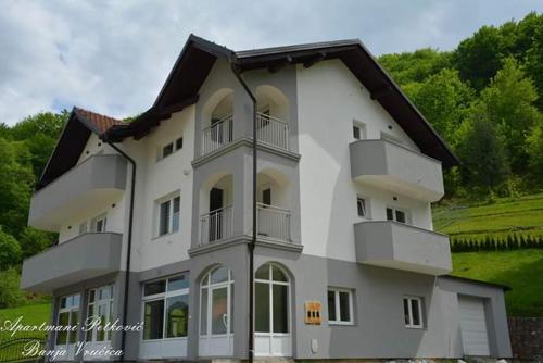 B&B Teslić - APARTMANI PETKOVIC - Bed and Breakfast Teslić