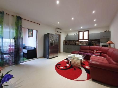 Modern Holiday Home in Puich ric near Kayaking Camping gîte à louer Puicheric