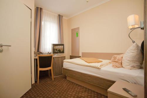 Guestroom, City Hotel in Bremerhaven