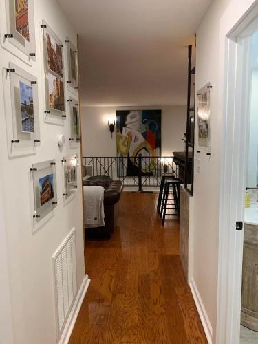 Five-Star Historic Boyd Harvey Carriage House thumb 3