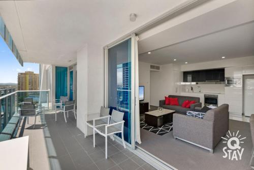 H'Residences - 2 Bed Unit in the heart of Surfers